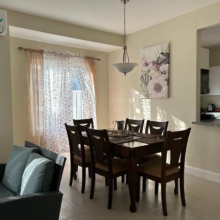 Seamist Villa @Oceanpointe Lucea Comfy 2Br W/Pool Gym & Parking Экстерьер фото