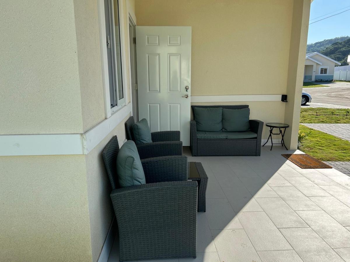 Seamist Villa @Oceanpointe Lucea Comfy 2Br W/Pool Gym & Parking Экстерьер фото