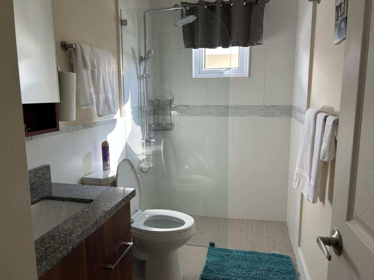 Seamist Villa @Oceanpointe Lucea Comfy 2Br W/Pool Gym & Parking Экстерьер фото