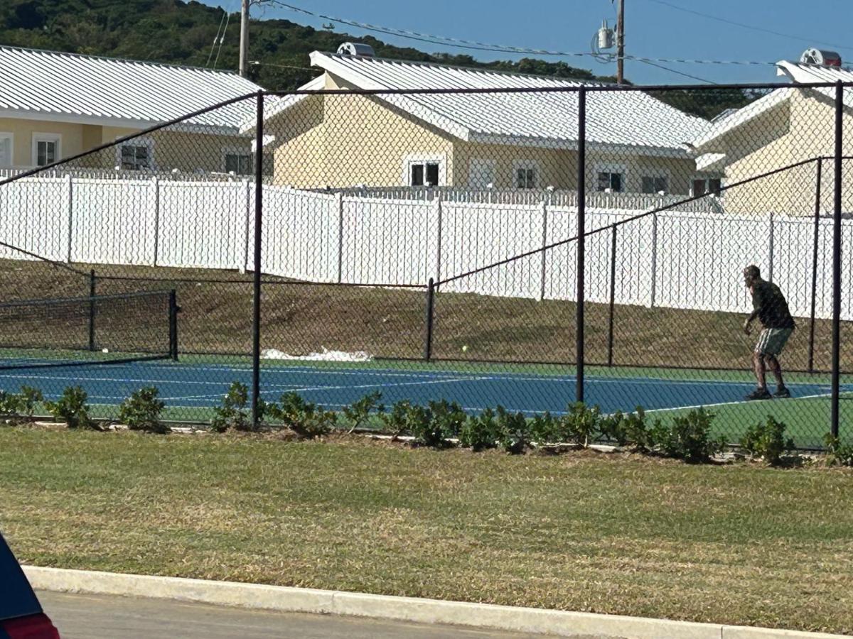 Seamist Villa @Oceanpointe Lucea Comfy 2Br W/Pool Gym & Parking Экстерьер фото