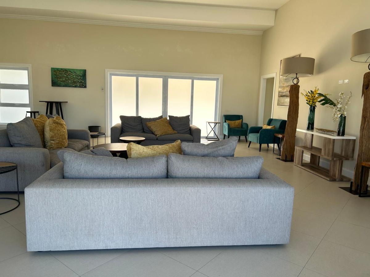 Seamist Villa @Oceanpointe Lucea Comfy 2Br W/Pool Gym & Parking Экстерьер фото
