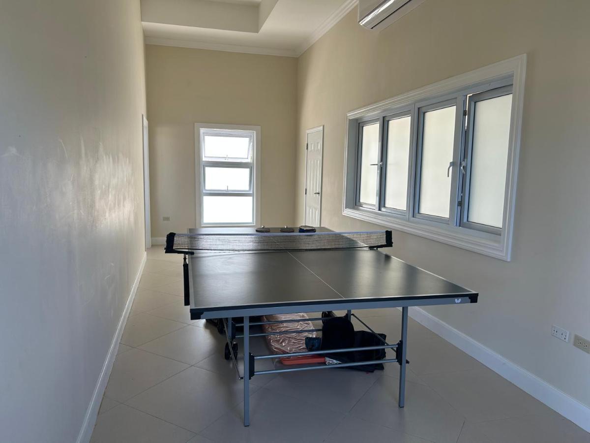 Seamist Villa @Oceanpointe Lucea Comfy 2Br W/Pool Gym & Parking Экстерьер фото